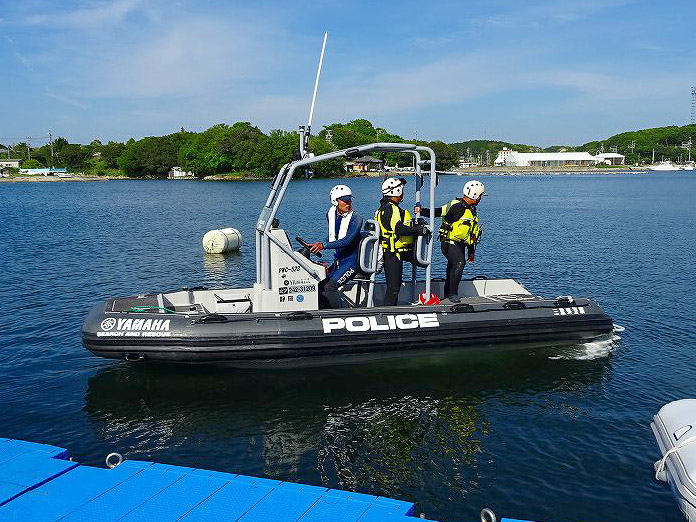 写真 警備風景 ジェット警備艇