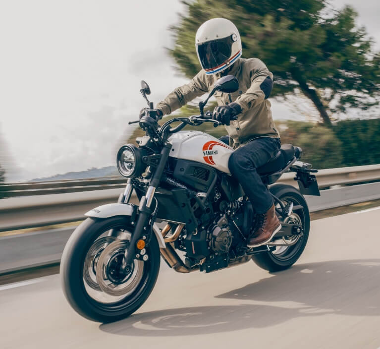 XSR700
