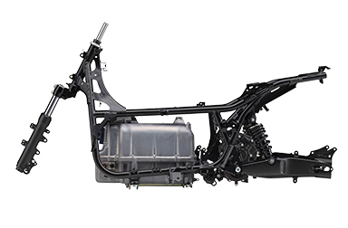 スポーツバイク開発で培った技術を反映し強度・剛性バランスに優れた新開発バックボーンフレーム