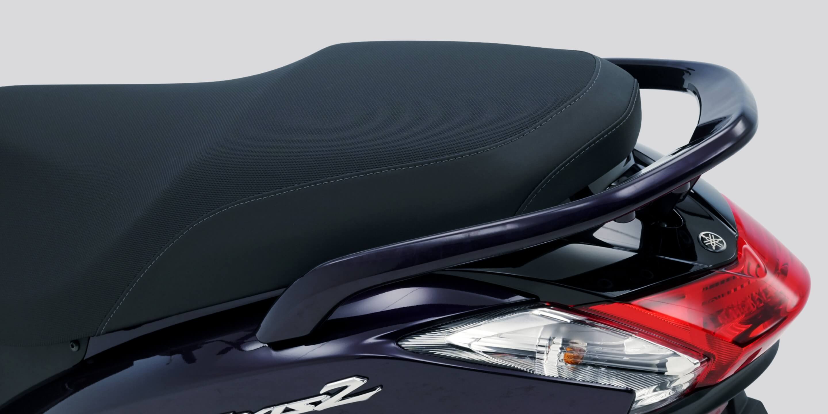 シャープさをより演出するグラブバー