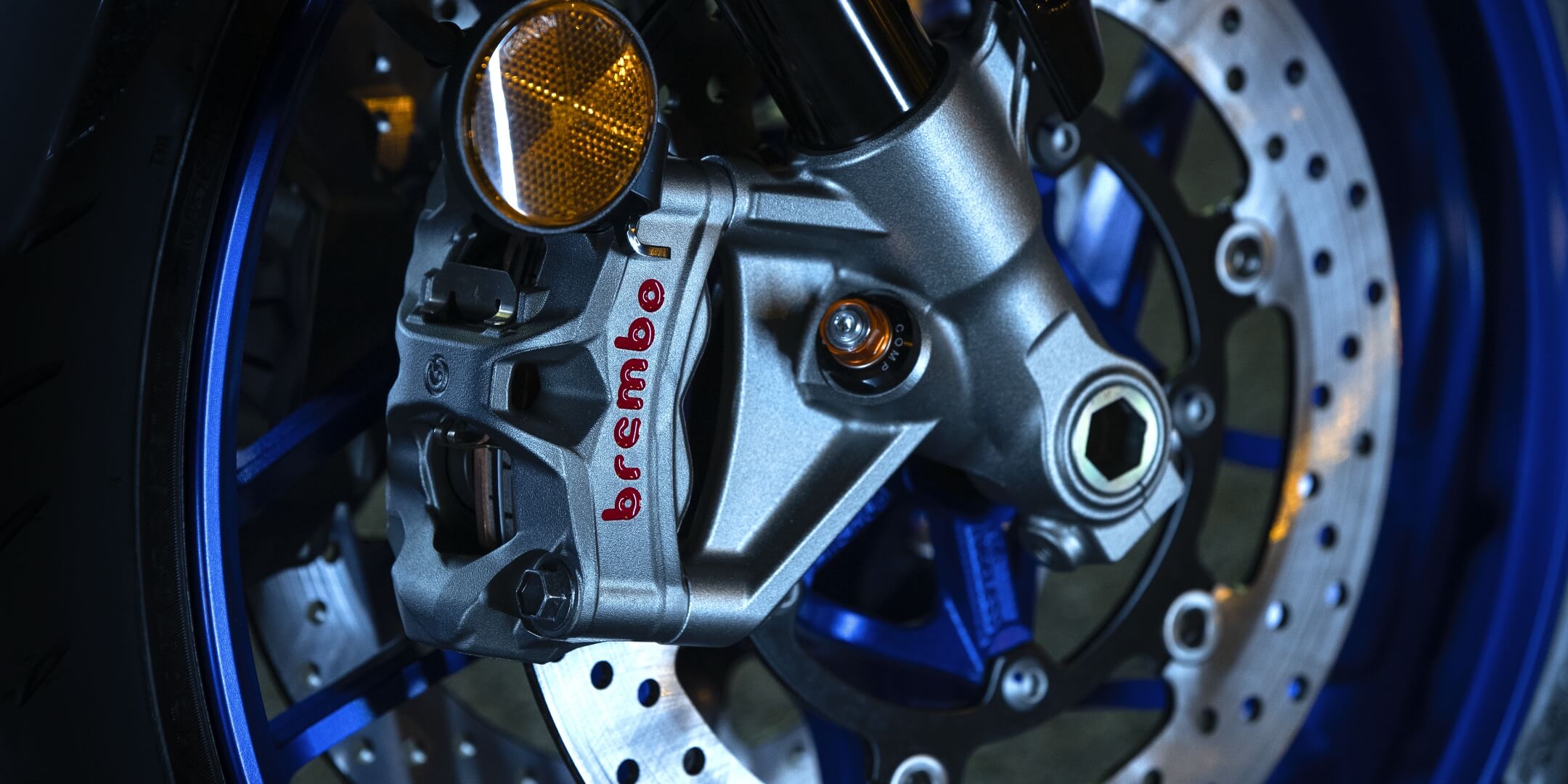 強力かつスムーズな制動力を発揮するブレンボ製キャリパー
