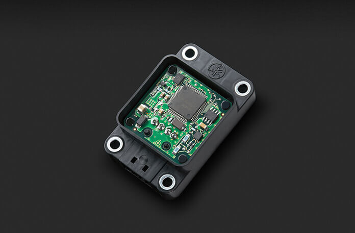 初搭載のBCシステムが、コーナーでの急制動でも車体の安定性をサポート