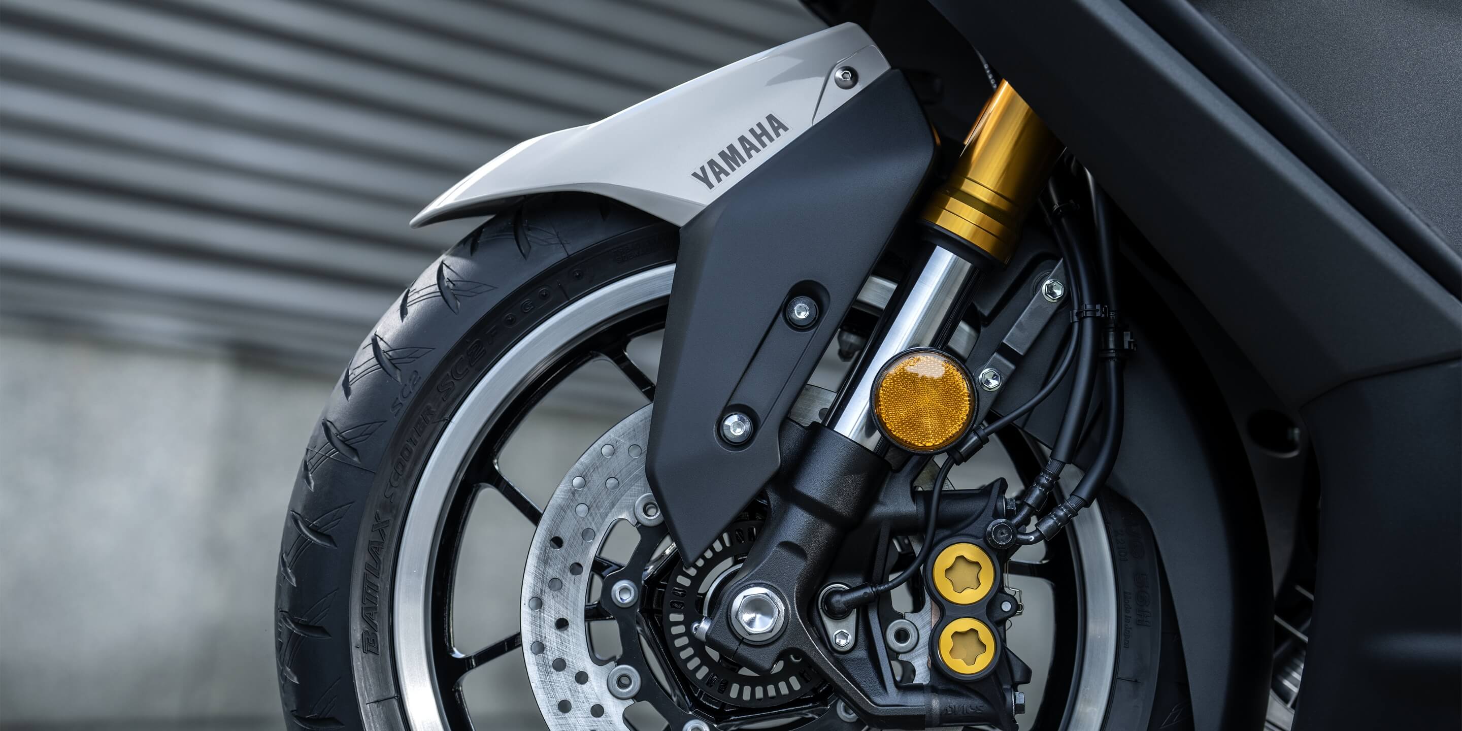 スポーティかつ確かなハンドリング特性に貢献するフロント＆リアサスペンション