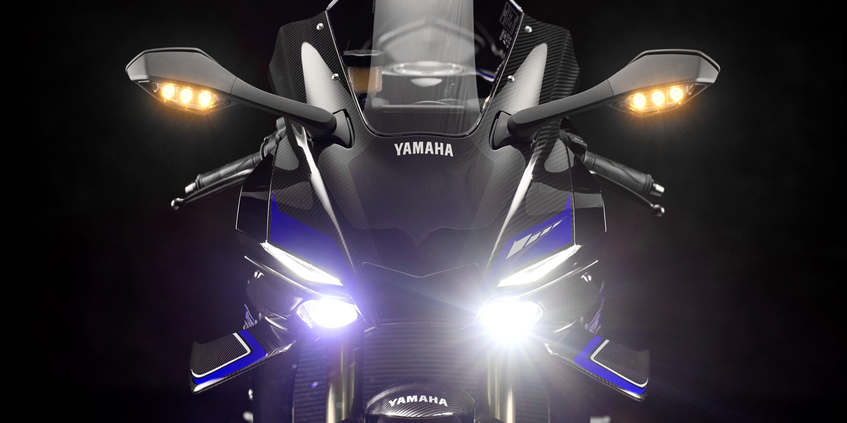 照射特性を最適化した軽量コンパクトなLEDデュアルヘッドランプとポジションランプ