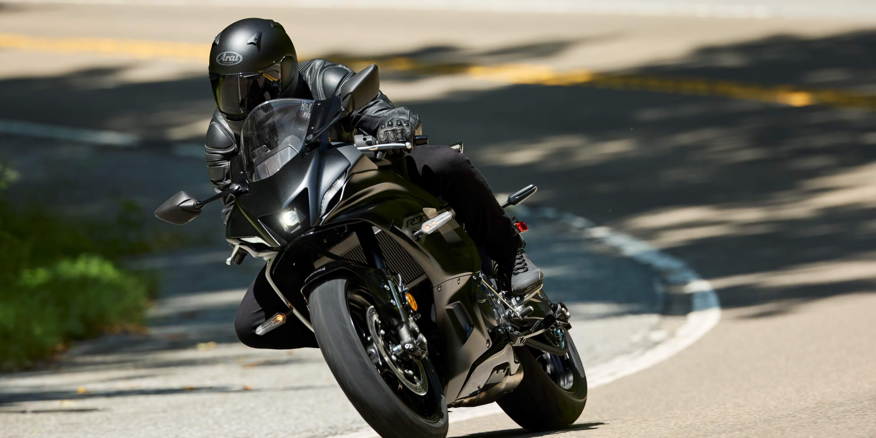 スポーティな操縦性を支える専用ディメンション設定