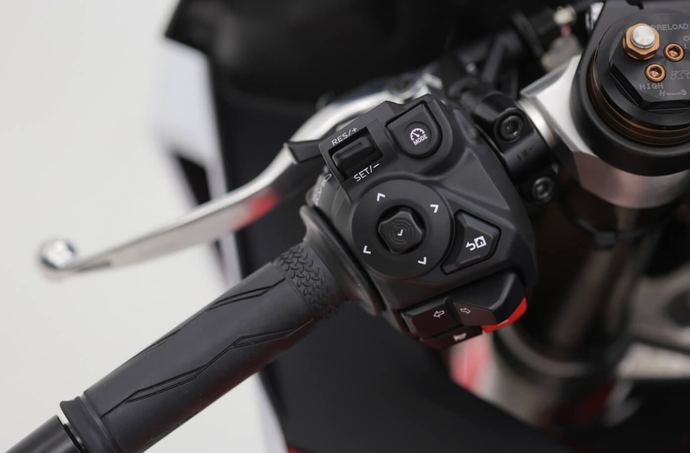 直感的な操作にこだわったハンドルスイッチ