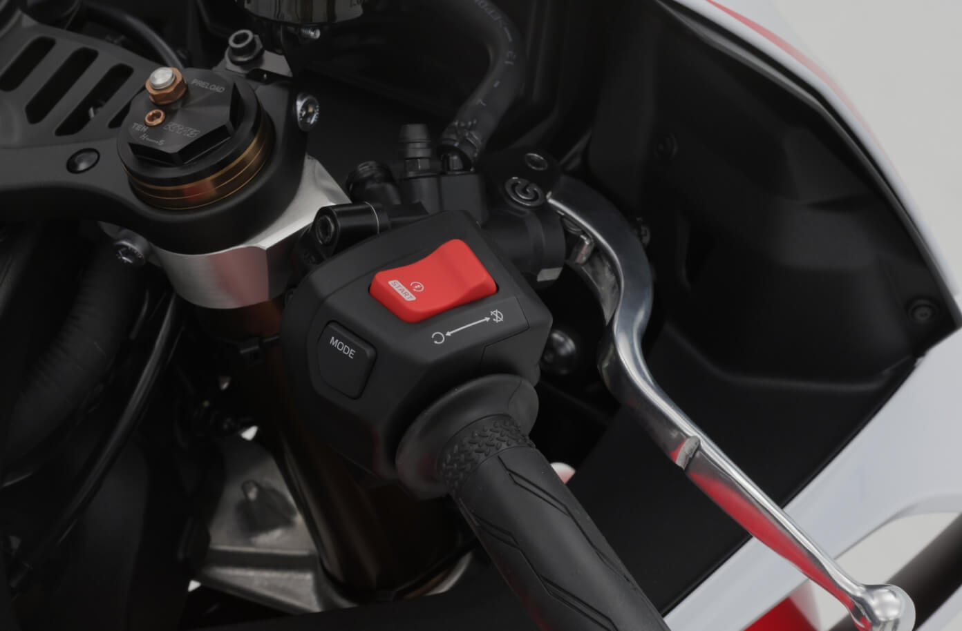 直感的な操作にこだわったハンドルスイッチ