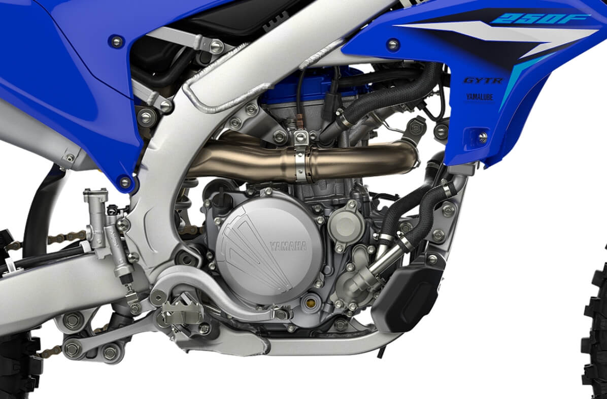 熟成の249cm3DOHC 4バルブエンジン