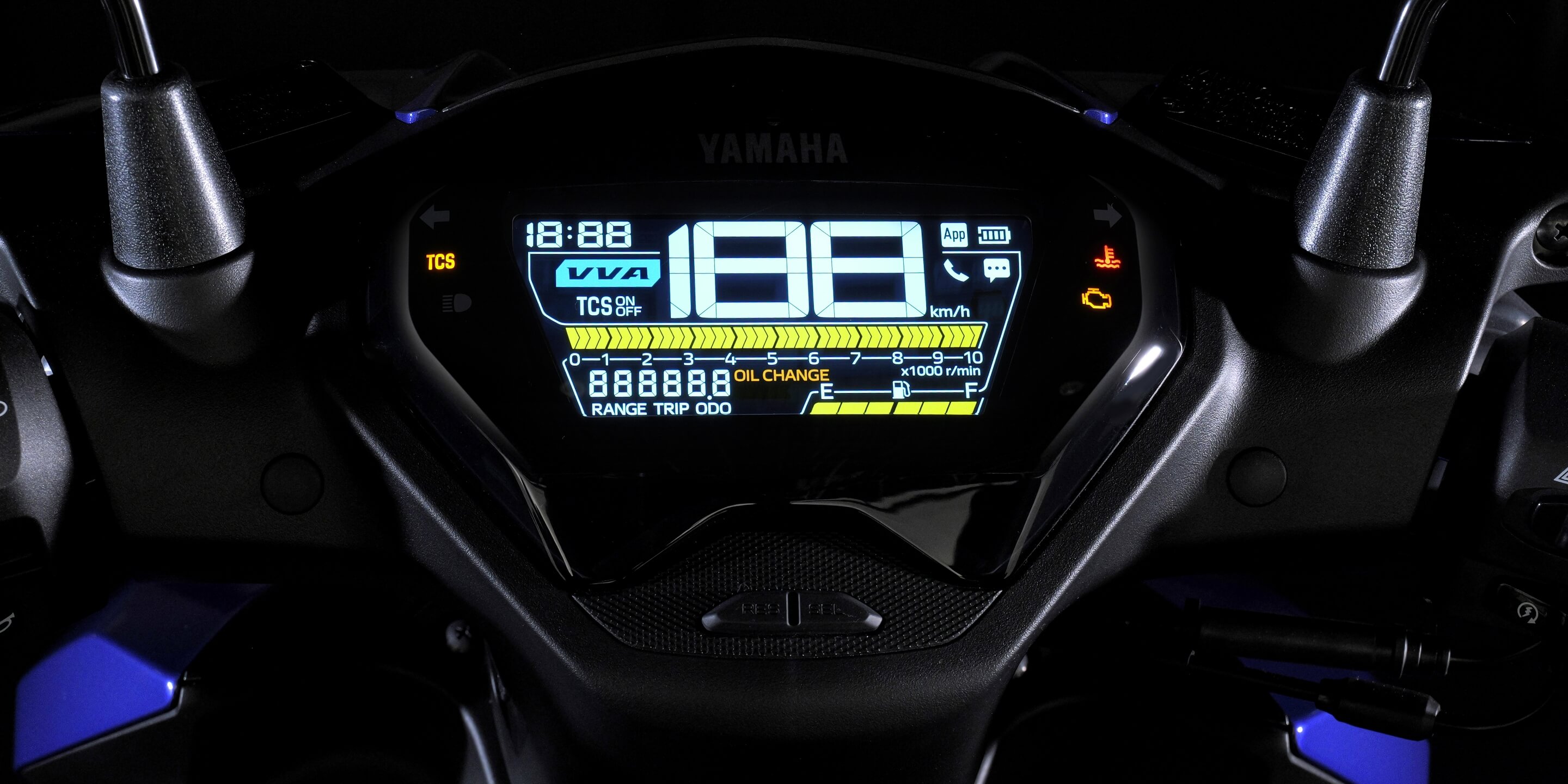 視認性とデザイン性を追求した液晶メーター