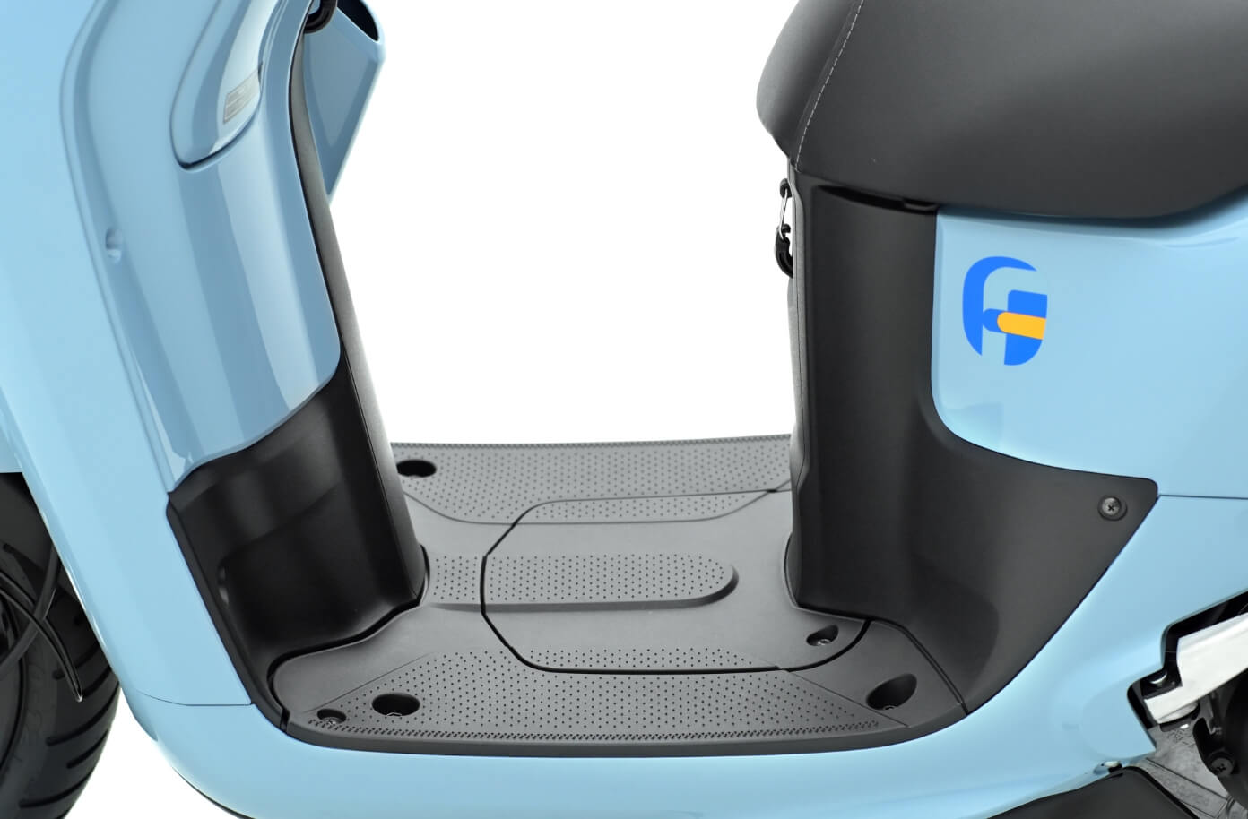 ゆったりした乗車姿勢と足元スペース