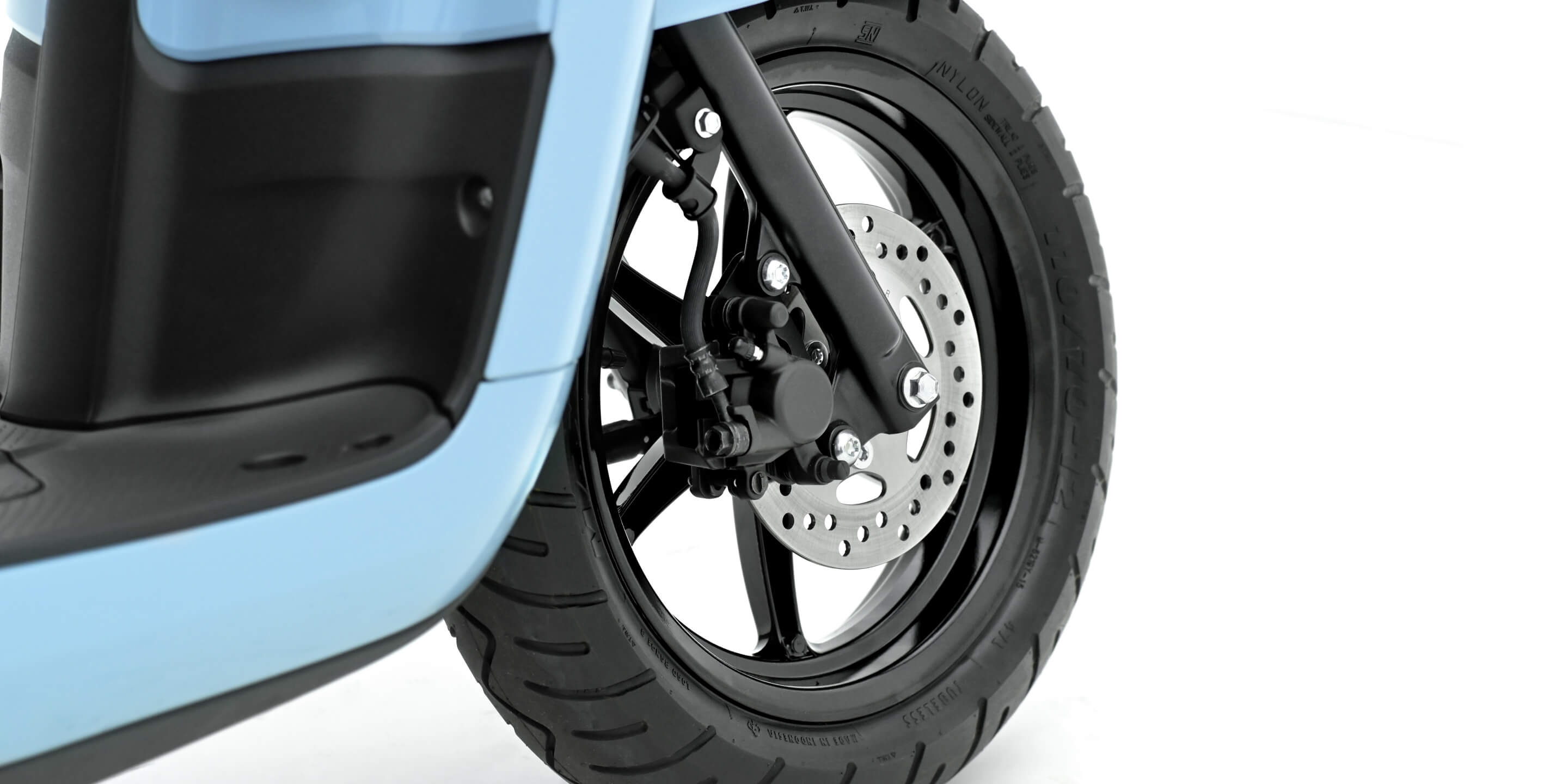 快適＆軽やかな乗り味を支える12インチタイヤ