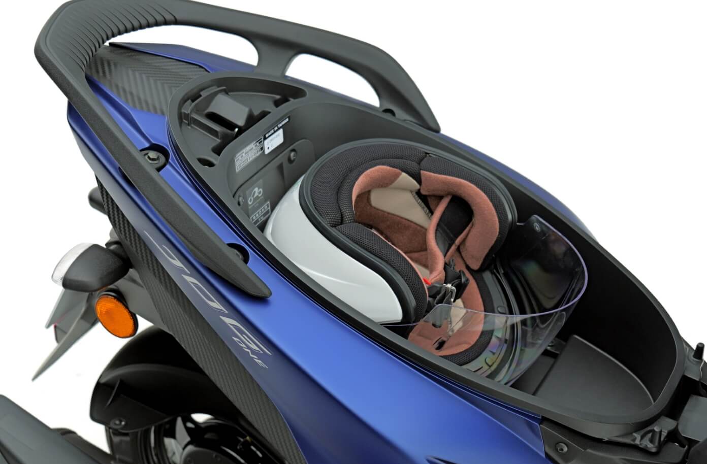 シート下トランク