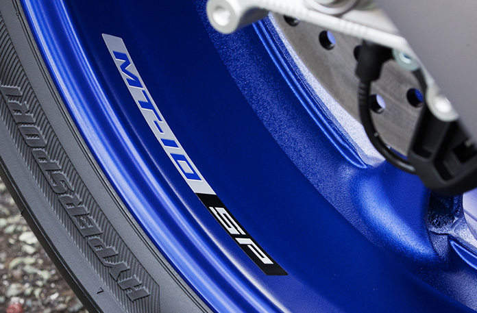 YZF-R1Mとリレーションした専用カラー&装備