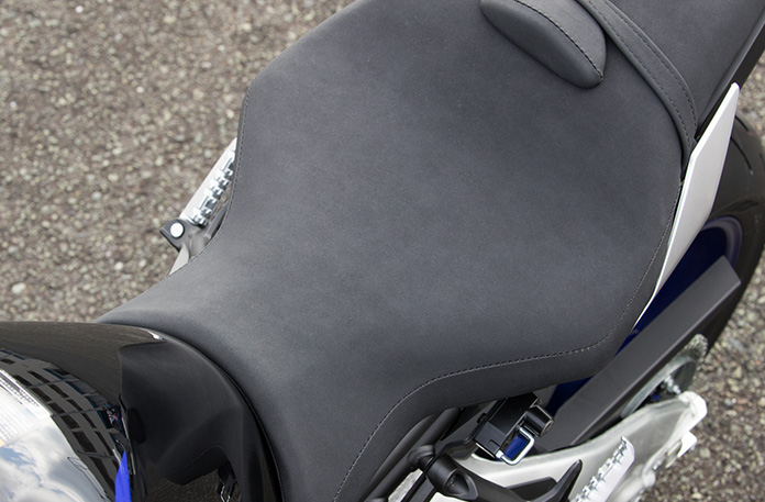 YZF-R1Mとリレーションした専用カラー&装備