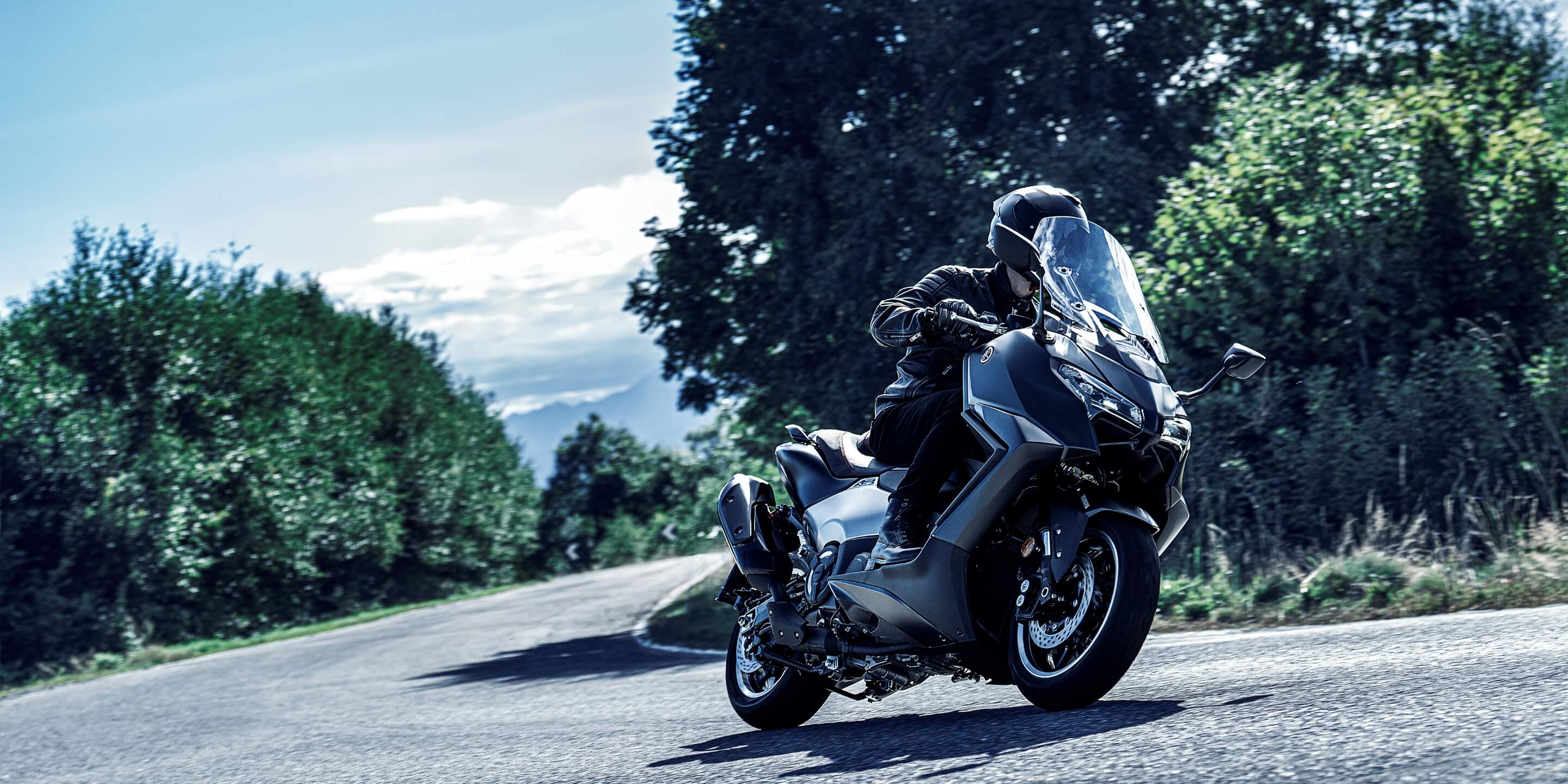 クリアな加速音を生み出す吸気ファンネル