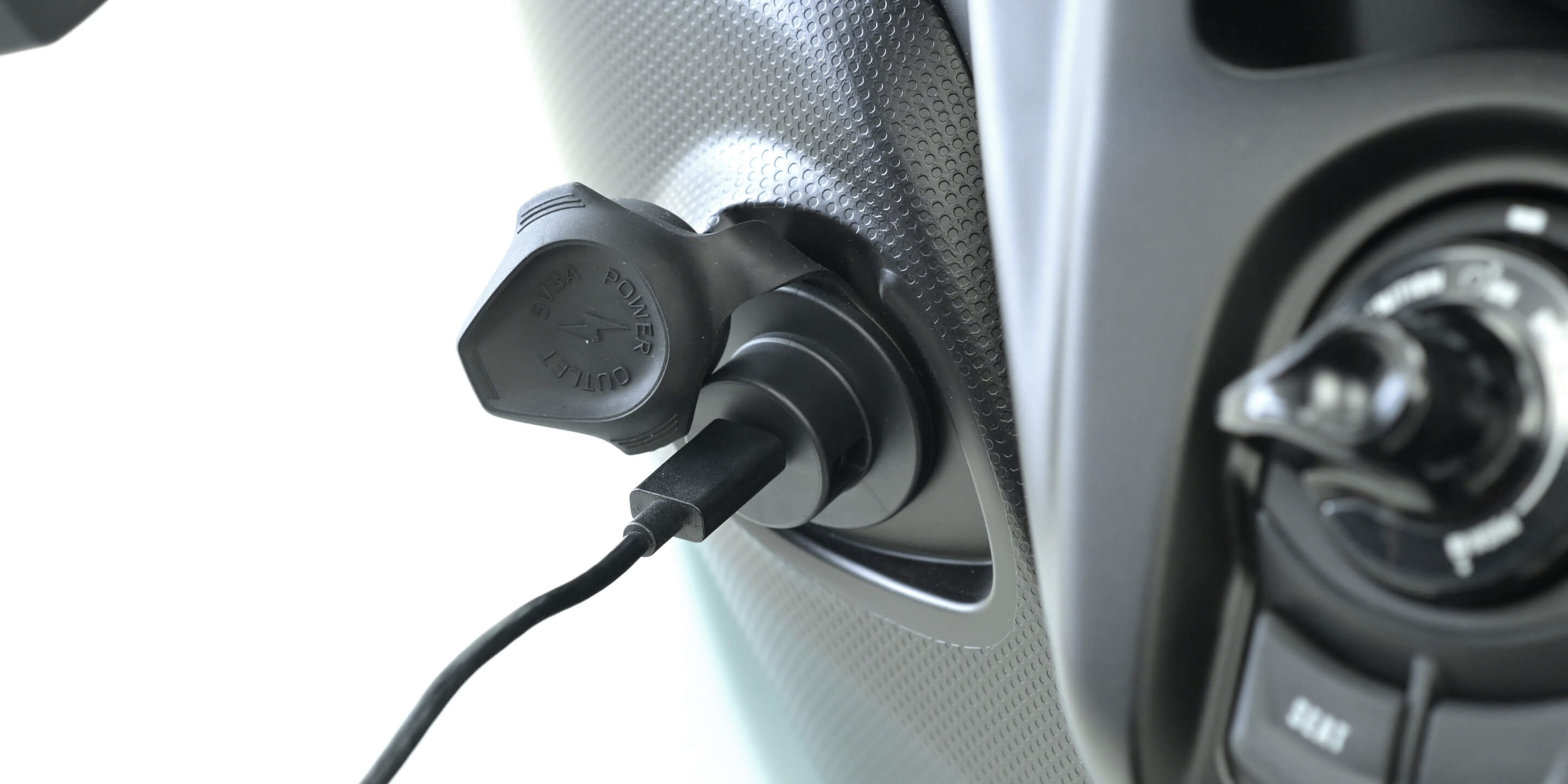 日常使いに便利な充電ソケット