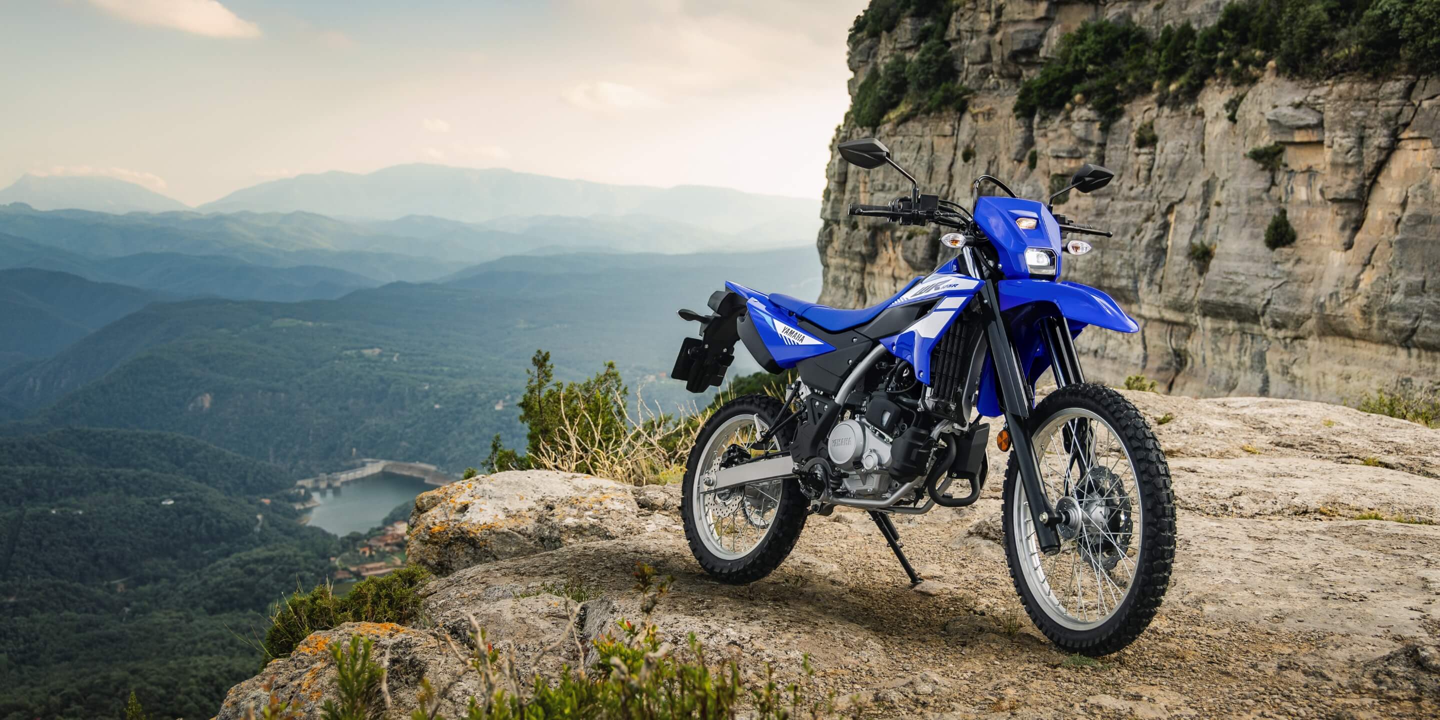 精悍な2眼フェイスを採用