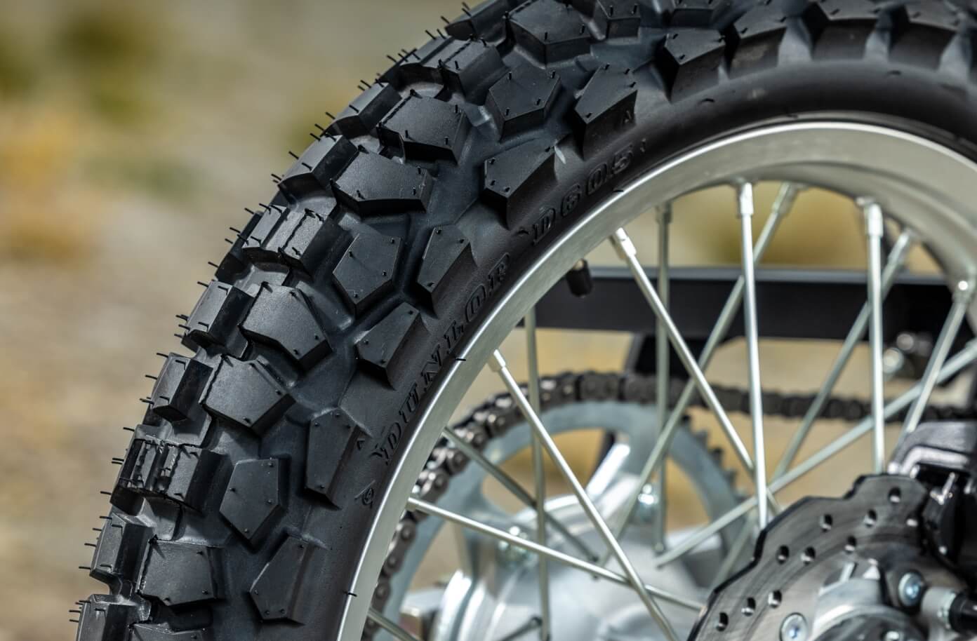 ダンロップ製前後タイヤ