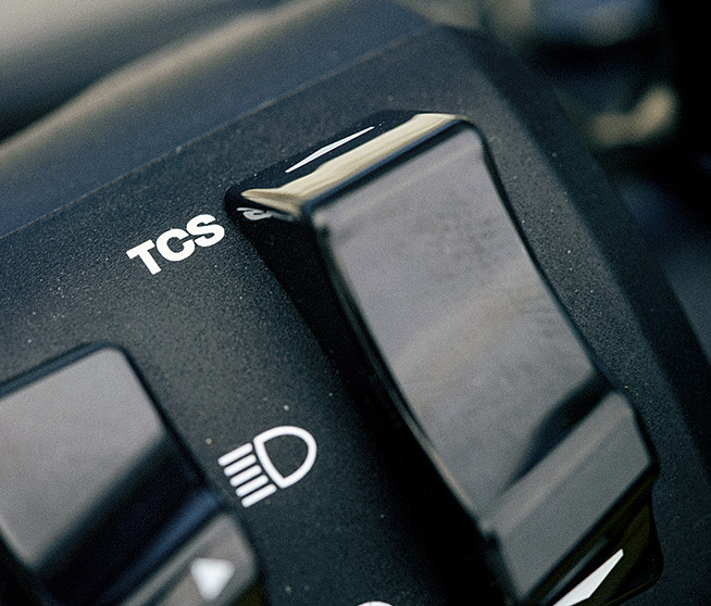 TCS(トラクション・コントロール・システム)操作スイッチ