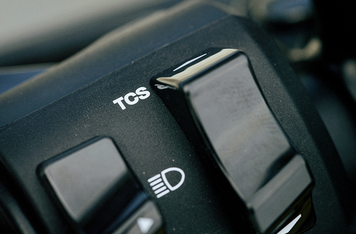 TCS(トラクション・コントロール・システム)操作スイッチ