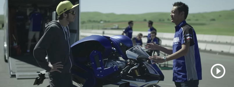 MOTOBOT Meets The Doctor (Valentino Rossi)