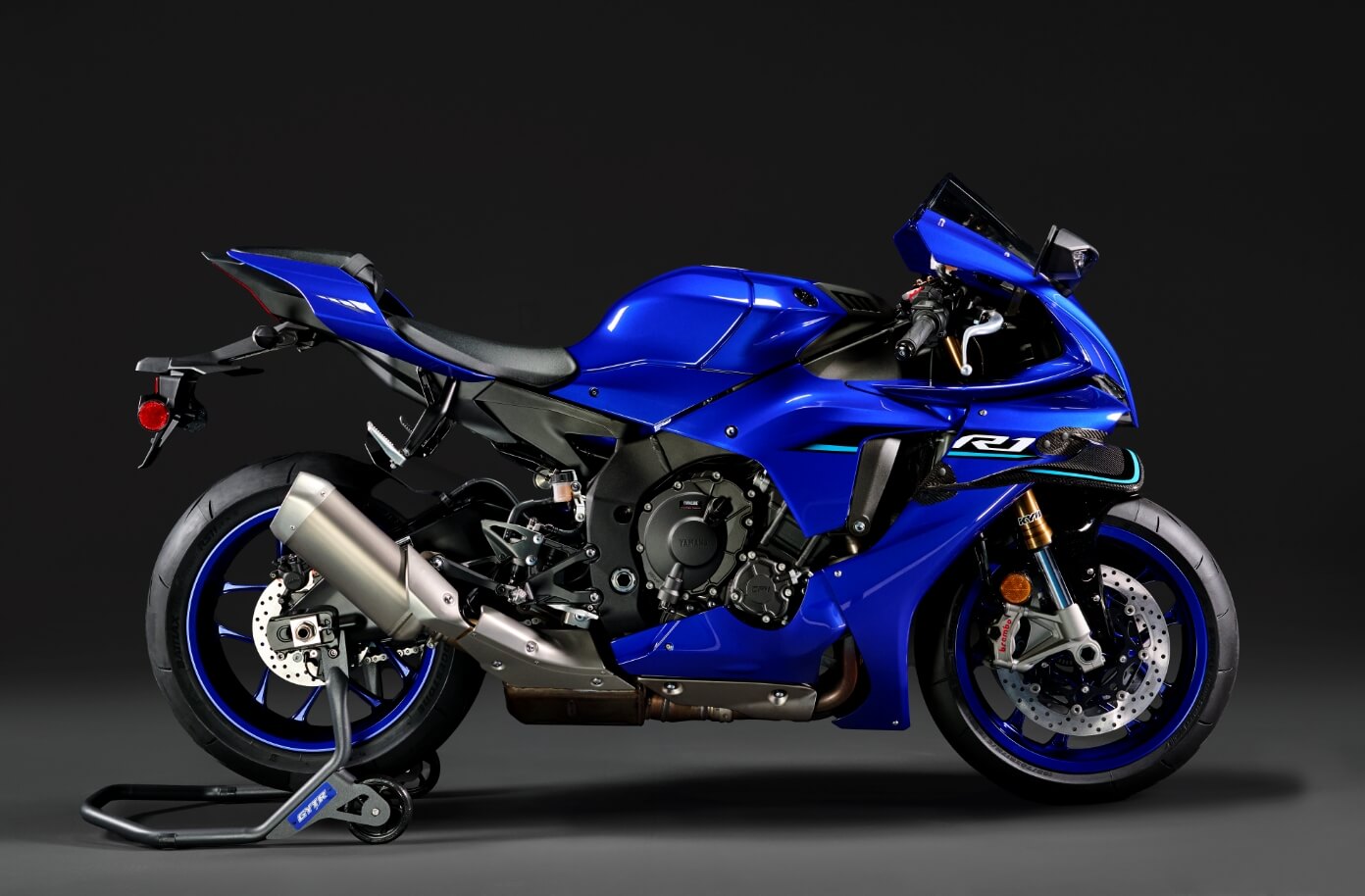 空力特性を高めつつリアビューに迫力を持たせるテールカウル&テールデザイン01