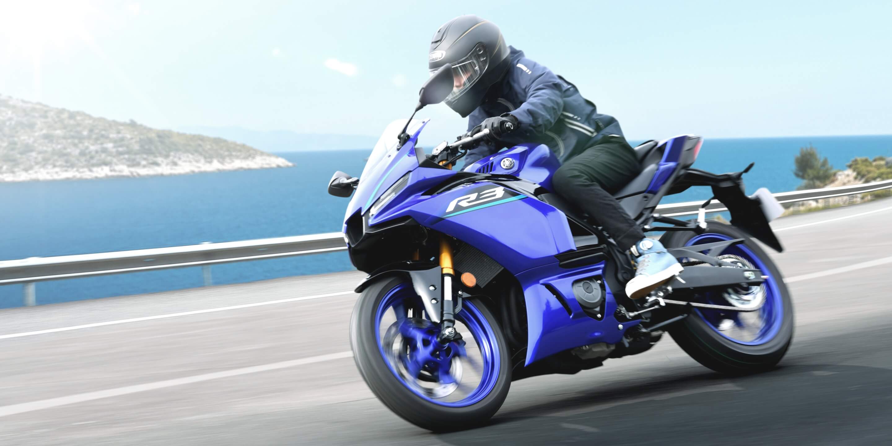 高速域でもゆとりあるパワーのYZF-R3軽快な走りと好バランスを見せるYZF-R25