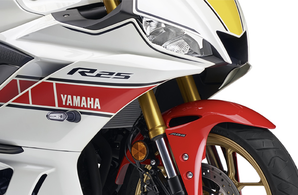 1980年のYZR500（0W48）をモチーフにしたヤマハレーシングマシン伝統のカラーリング