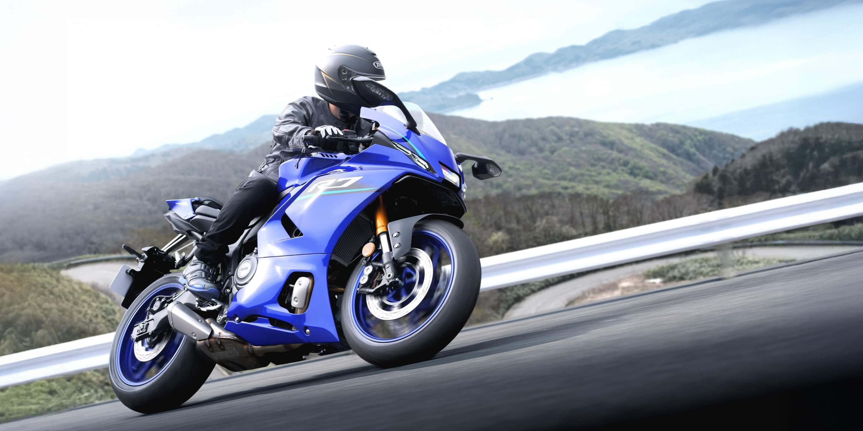 鋭いリーンを生み出す圧倒的スリムさ