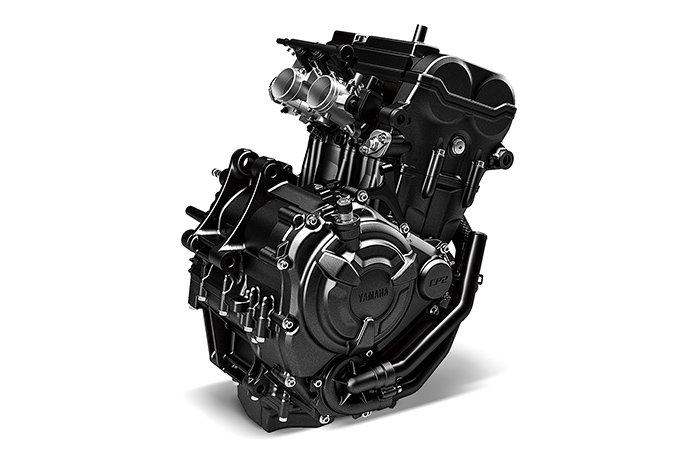 水冷4ストローク・DOHC・直列2気筒688cm³エンジン