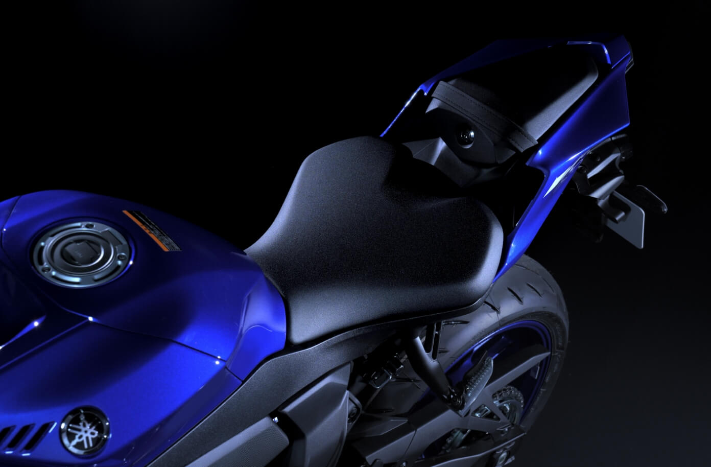 シャープなシート形状