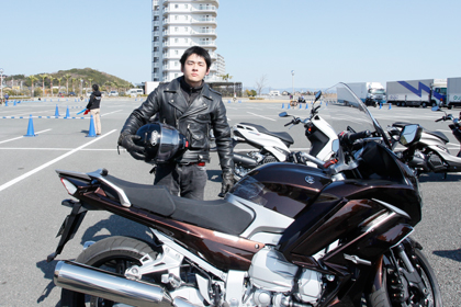 バイク仲間がFJR1300に乗っているという男性