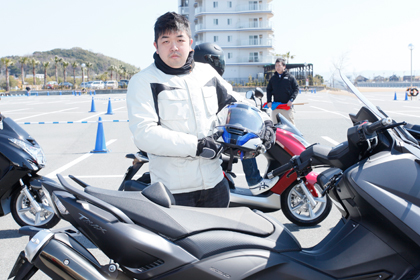 FZ6 FAZERでお越しの男性