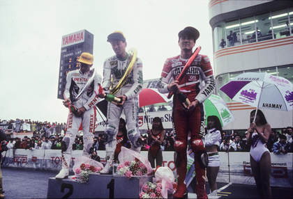 日本のロードレース、いや市場そのものは、かつて平さん、藤原さんが3連覇した頃の状況とは大きく異なります。
