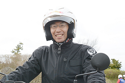 千葉の林道は粘度が高く、少しでも雨が降ると滑りやすいし、わだちが深いので、結構難しいんですよね。でも木更津の南側にある鹿野山から林道をつないで鴨川まで抜けるルートは、初心者の方でも比較的走りやすいと思います