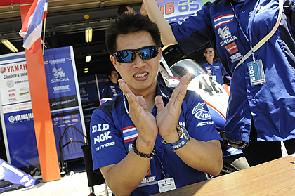 Yamaha Thailand Racing Teamの#46デチャ・クライサート選手と