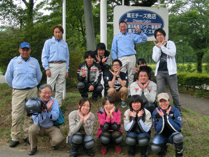 途中で立ち寄った休憩所にて「Ｙ」ポーズ！