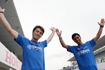 次は、マレーシアのカスマ選手（右）と、オーストラリアのデメリー選手。カスマ選手はヤマハライダーの中では最年少となる15歳