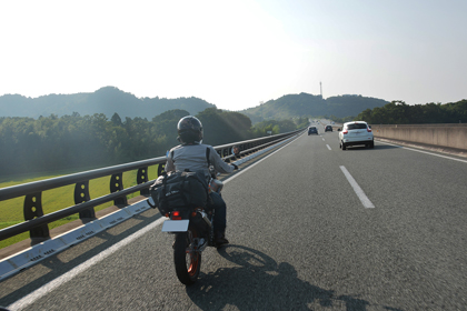 鳥羽で下船後、伊勢自動車道、紀勢自動車道と乗り継いで行きます。