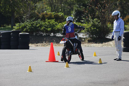 多くのライダーが苦手とするUターン