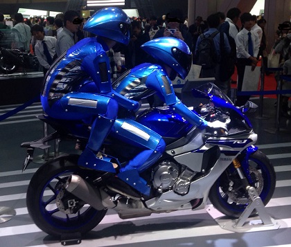 YZF-R1に二人乗りしてみるMOTOBOT君