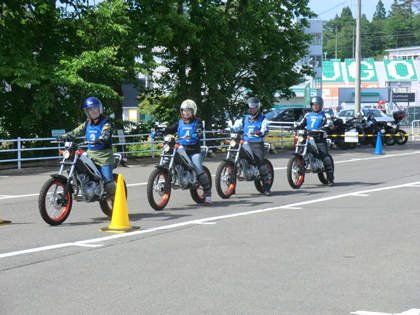 乗車中の姿勢を伝授