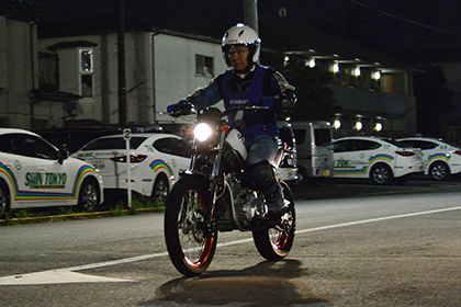 対向車がいなければなるべくライトはハイビームにすることが重要です！