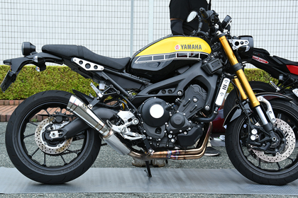 「XSR900」は、「XJR1300」のようなネイキッドイメージを踏襲。