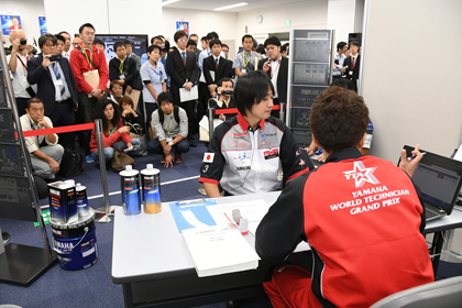 日本語で説明している選手は鮫島さんだけだからなおさらです……