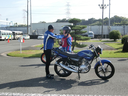 こちらの参加者の方、30年振りにバイクに乗ってみたくなってご参加いただきました。