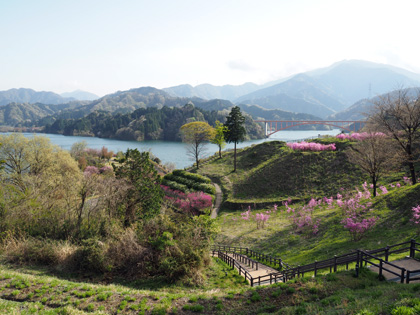 鳥居原園地と虹の大橋