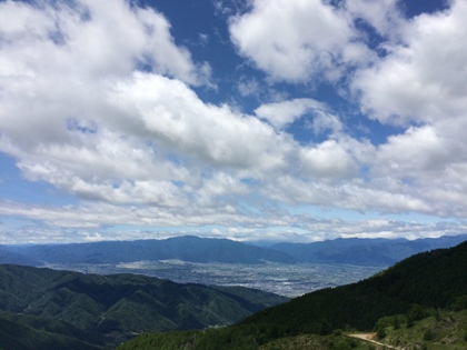 梅雨の晴れ間の美ヶ原林道より