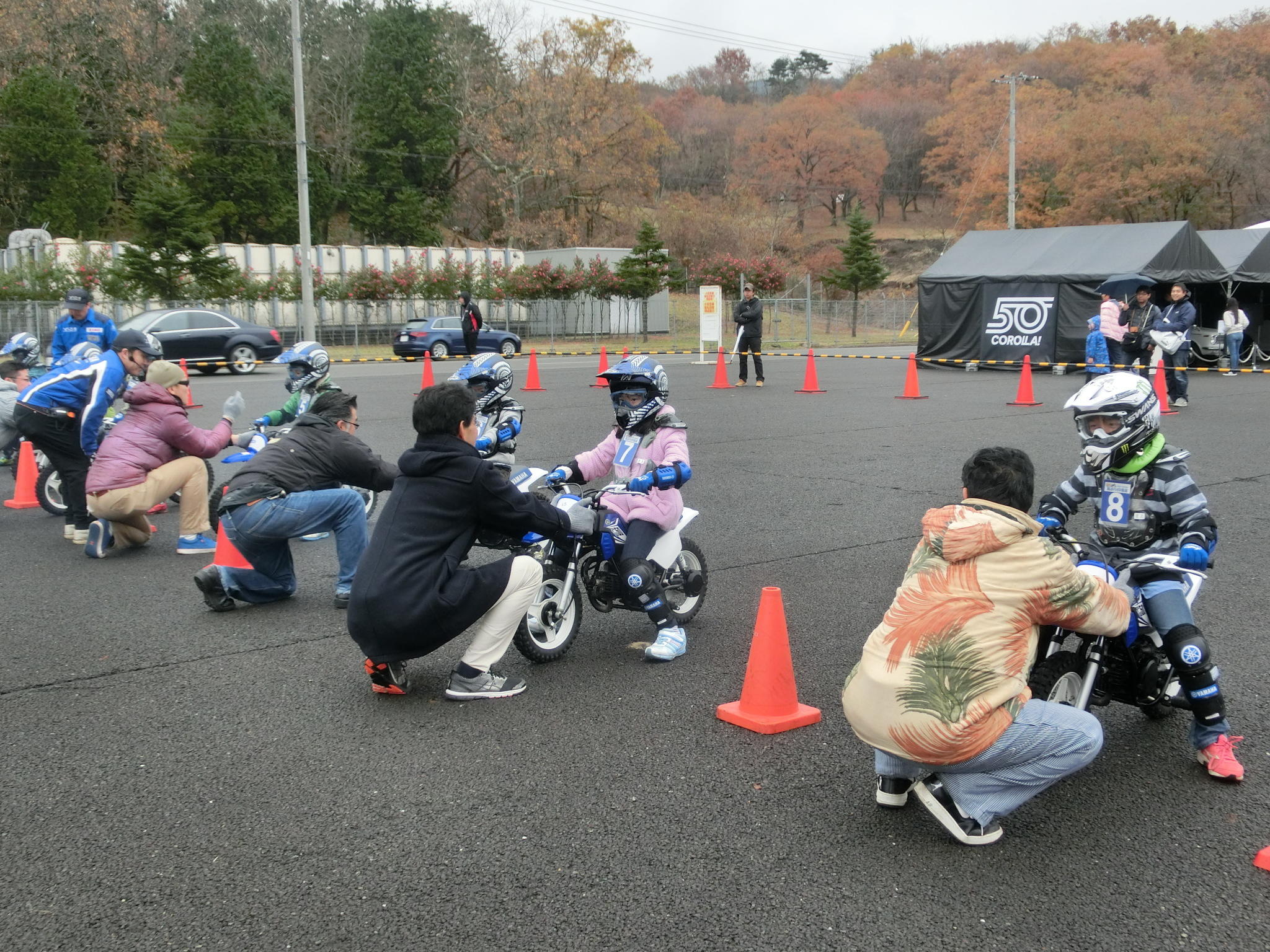 では、お次はエンジンをかけて、アクセルを回してみよう！