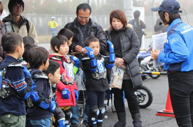 熱気むんむん！モータースポーツファン大集結！ 親子バイク教室＠TGRF